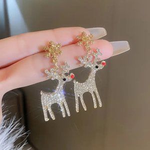 Unique Reindeer Pendant Dangle Earrings With Rhinestones